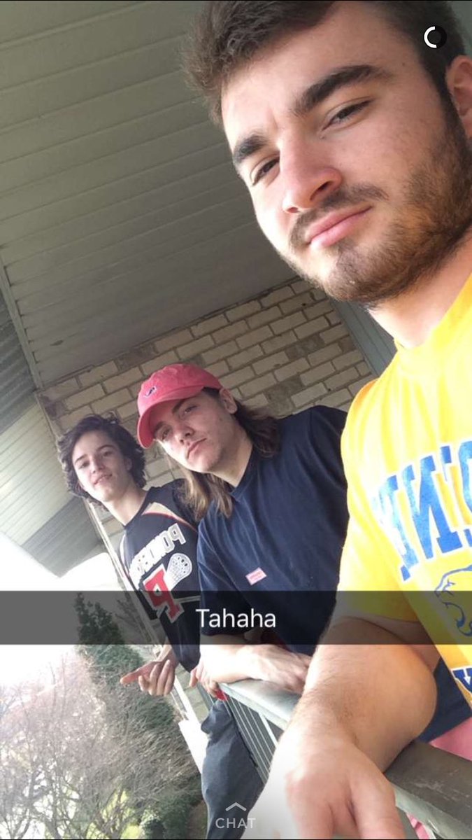 Twaggzz's tweet photo. The family, even tho we aren't from the same states. #steeee https://t.co/ueOzGodOPX