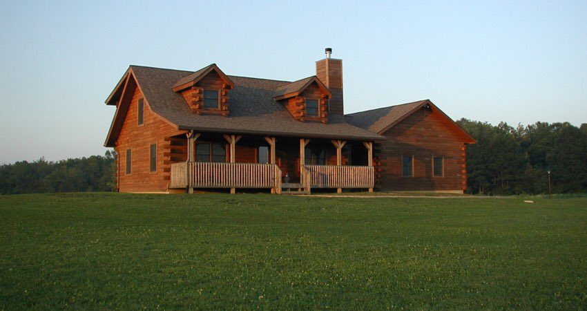 wxmarkj's tweet photo. How about log homes for your country living? #gardening #farming https://t.co/NvbRDEN2O1