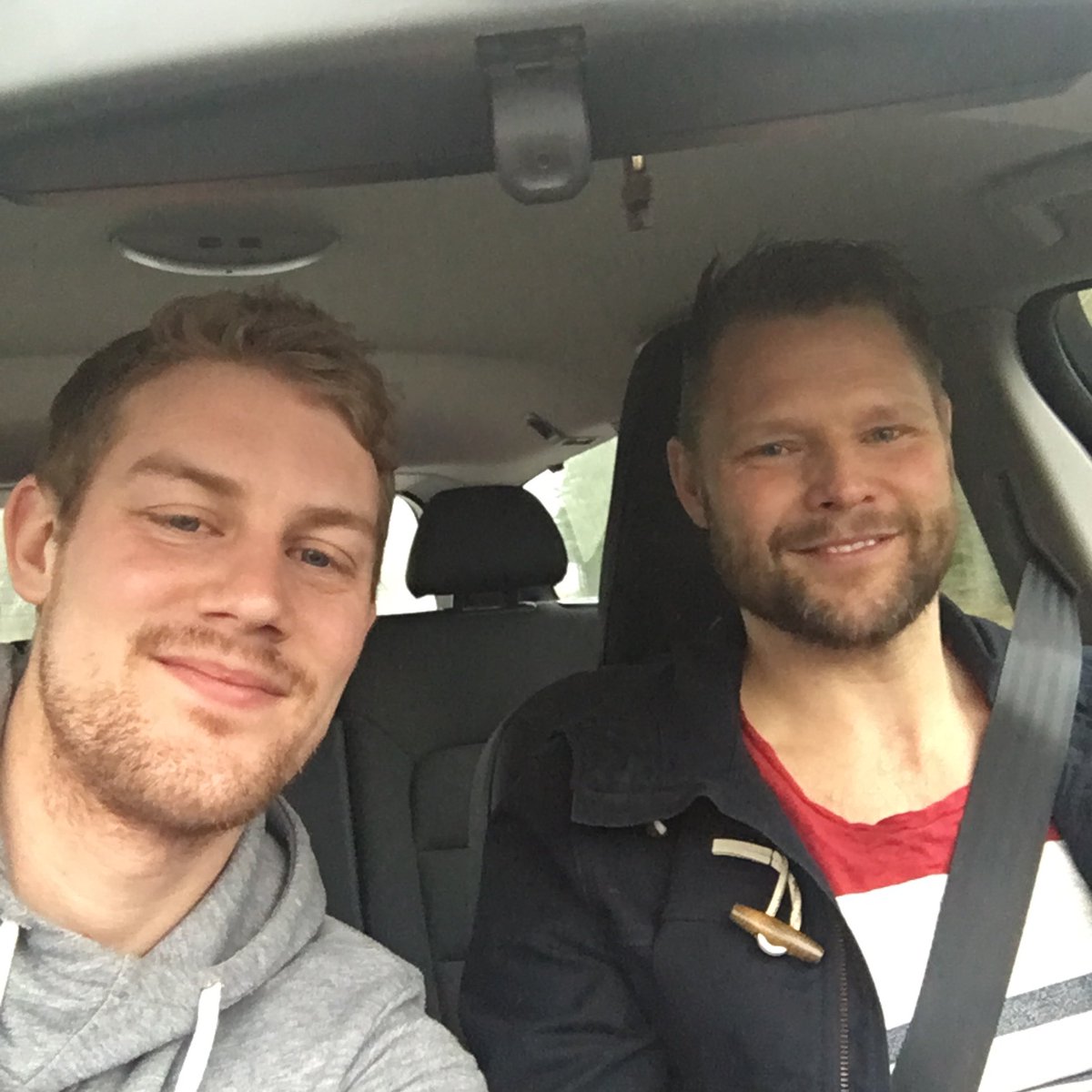 TCoster's tweet photo. Mot Indien!
#barnhem #indien https://t.co/FWH4T6KhXB