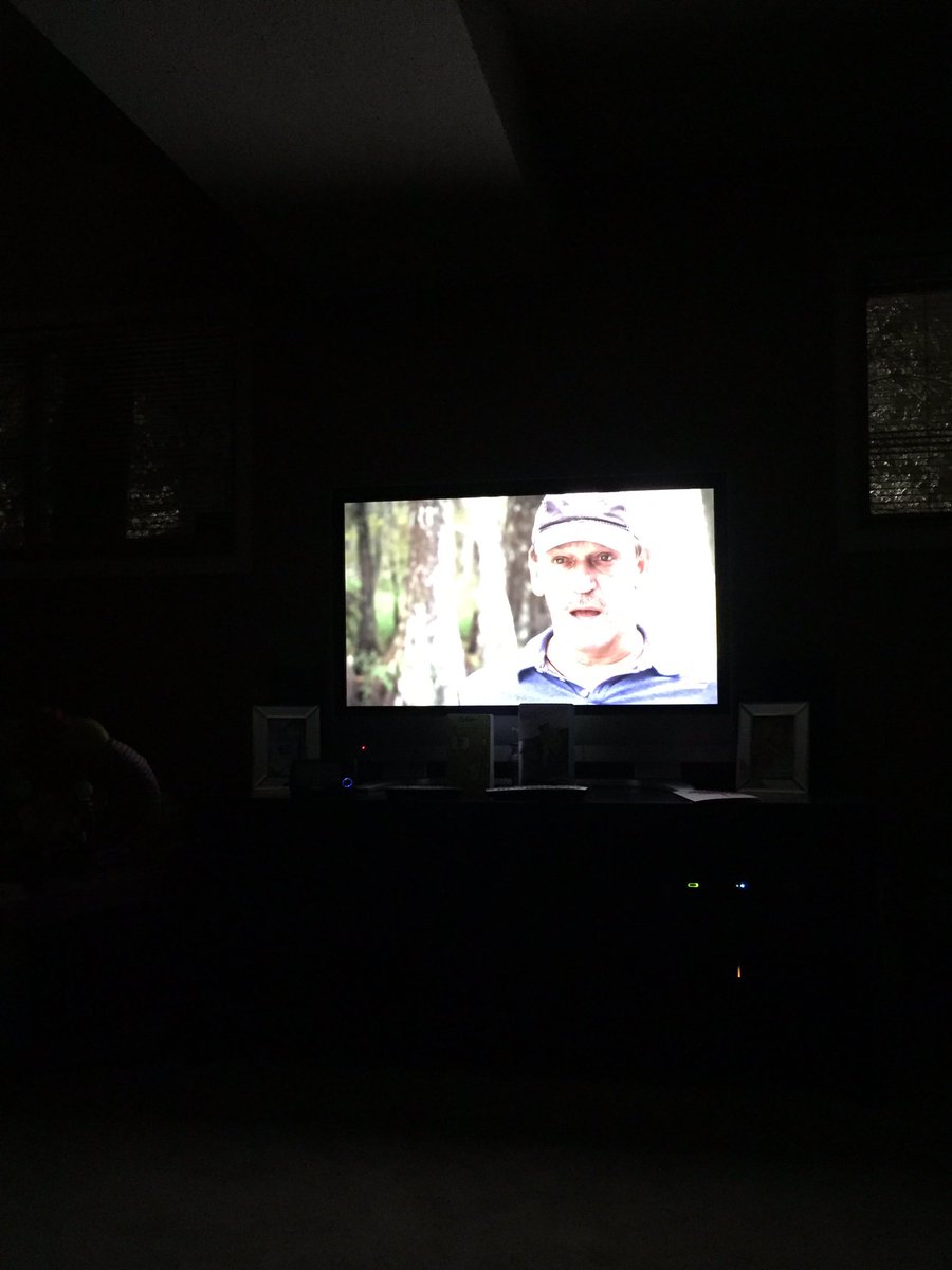 ryanfoster_'s tweet image. Nothing better then watching #SwampPeople @ midnight never was affected by #icestorm2016 #StillHavePower #barrie