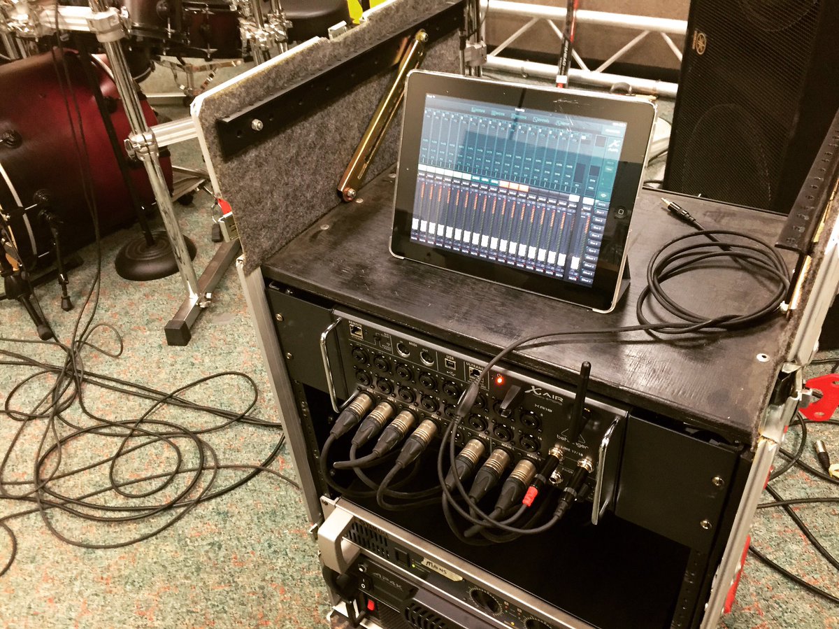 StereoPG's tweet photo. Out with the old and in with the new! #digitalworld @BEHRINGER #XR18 https://t.co/ReuBJG1Q6Y