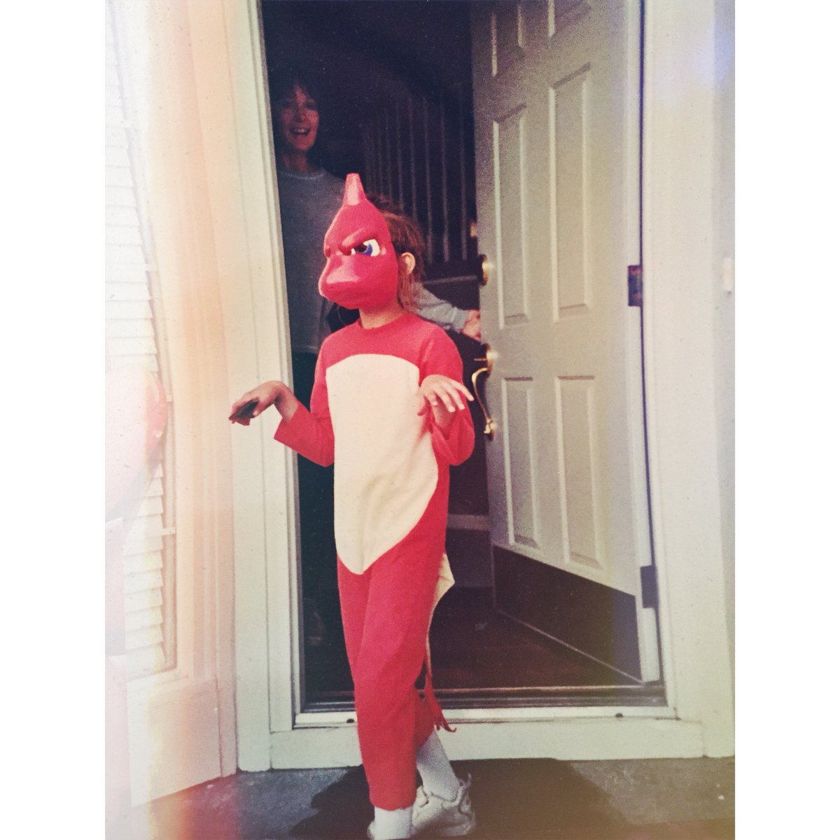 TheOddTree's tweet photo. My love for #pokemon has never died. #TBT #charmander https://t.co/w8ajvTM6Ho