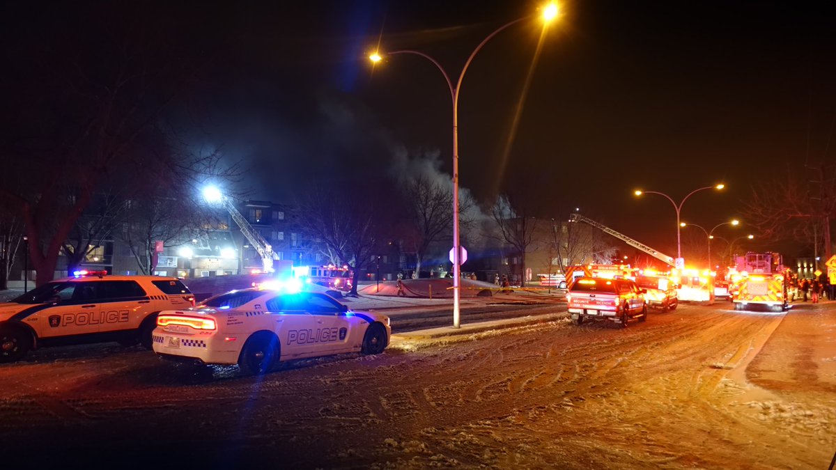 Martelsi's tweet photo. Incendie majeur dans un immeuble de blocs appartement de la rue Maple à Châteauguay https://t.co/04IxqJQhWJ