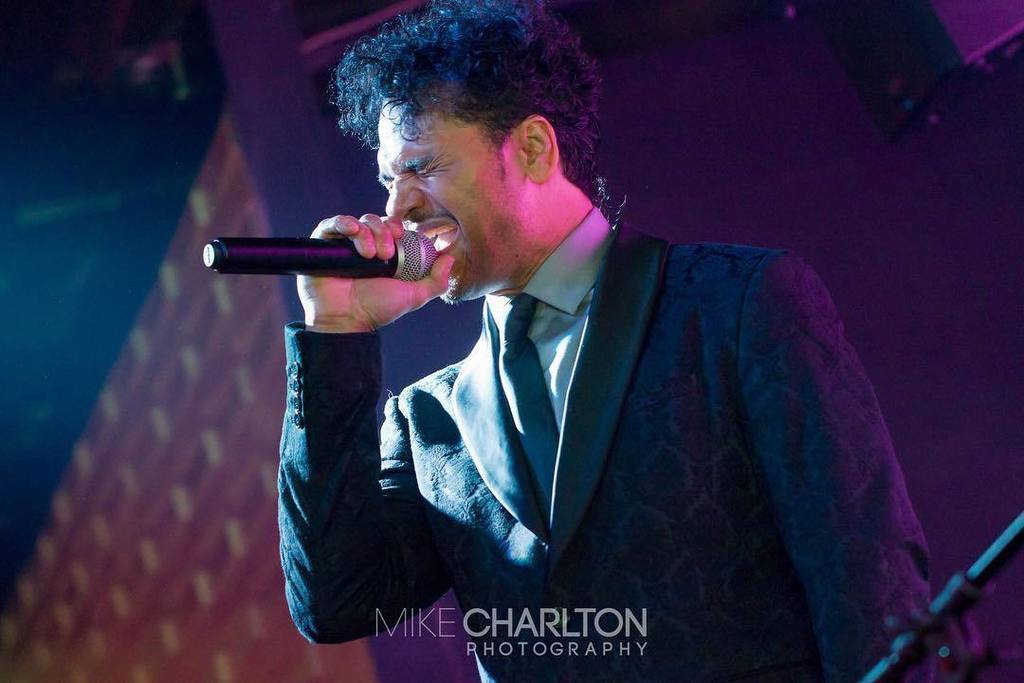TheMikeCharlton's tweet photo. R&amp;B Singer of Chico DeBarge

#EngineRoomLive #Houston #LivePerformance #LiveMusic #TheMikeCharlton #OGinTheGame by … https://t.co/2UDDK8vpkB