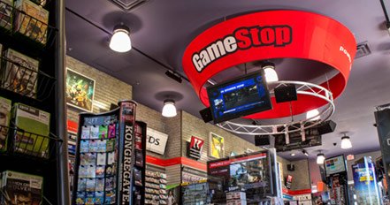 GameSpot's tweet image. Here&apos;s how much money GameStop made last year. l.gamespot.com/1MoeAwG