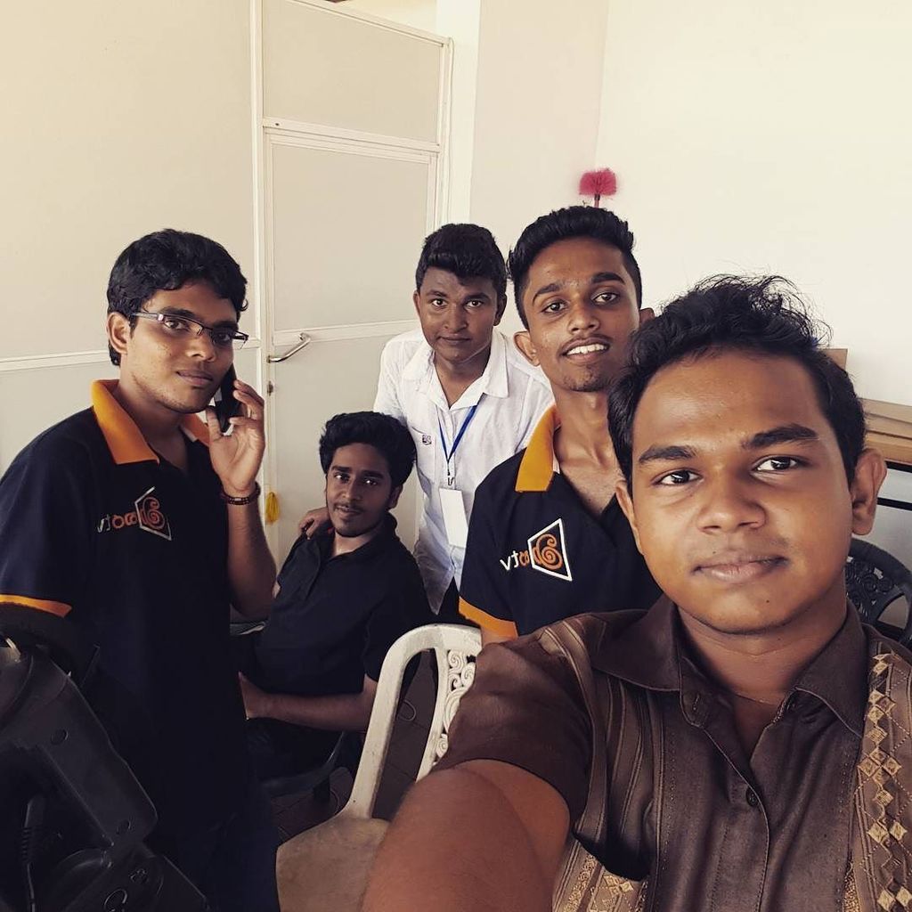 thambaru's tweet photo. #MataraTV crew

#BOB116 https://t.co/xwLf9kgNFN https://t.co/wPhUhQPIUq