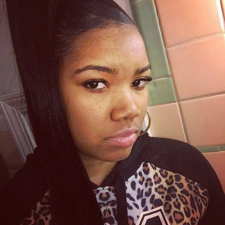 _riaaaah's tweet photo. Still got a baby face 😩😍 https://t.co/Uw0eGeqSWc