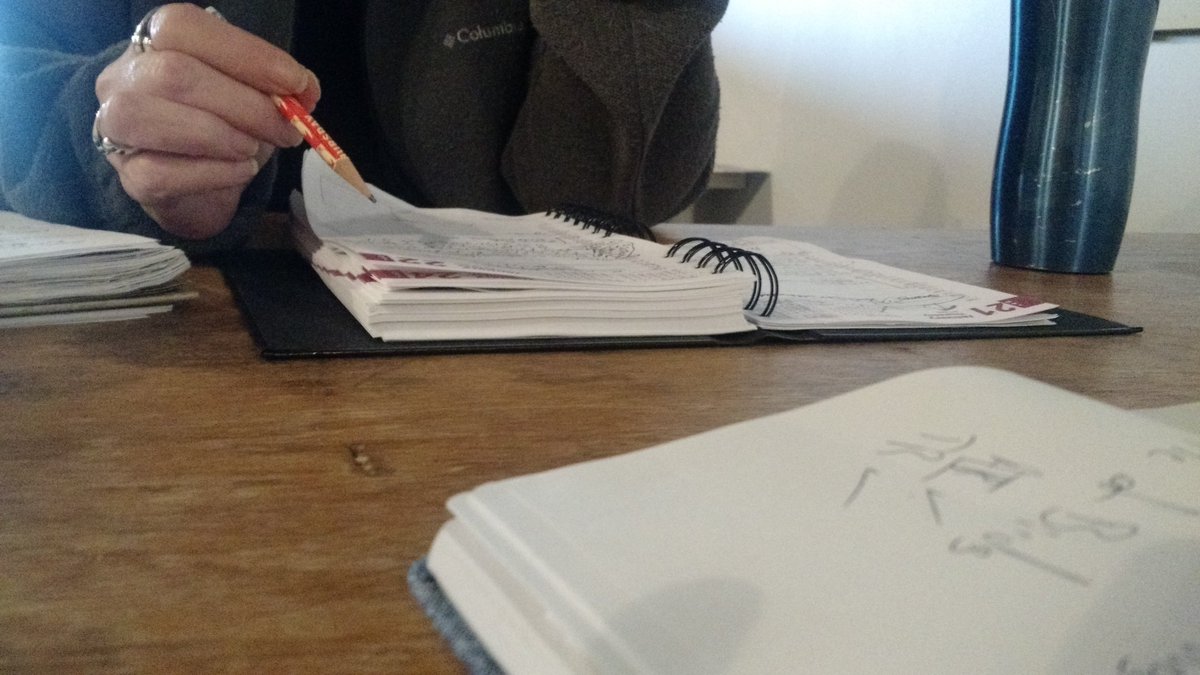 Deneh Thompson tweet media