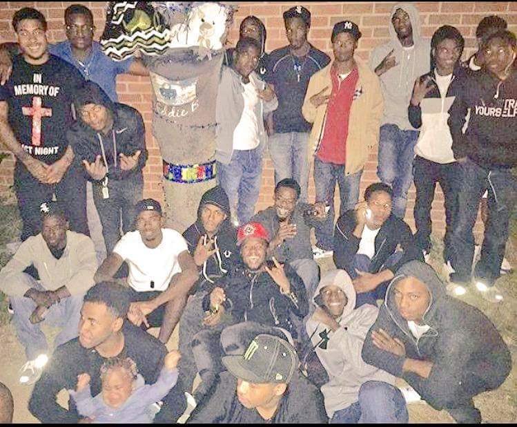 Mook55363318's tweet photo. #RipEddieB🙏🏽💯 #FreeSDot🔓💯 https://t.co/ZVplmxODDJ