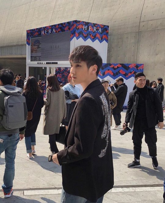 ferreros_hae's tweet photo. กวักมินจุนไปดูโชว์ของ #pushBotton #FW2016 ที่รักของเลาาาาาา~♡ https://t.co/ojd4Eb0PfD