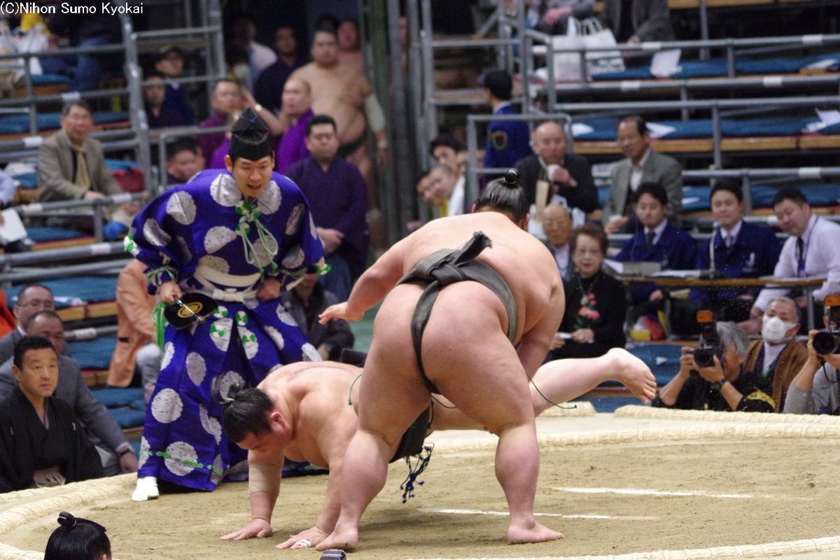 十三日目の様子 幕下取組 佐藤 叩き込み 大岩戸 佐藤は東幕下9枚目で幕下優勝 Sumo 日本相撲協会公式 Scoopnest 十三日目の様子 幕下取組 佐藤 叩き込み 大岩戸 佐藤は東幕下9枚目で幕下優勝 Sumo 日本相撲協会公式 Scoopnest