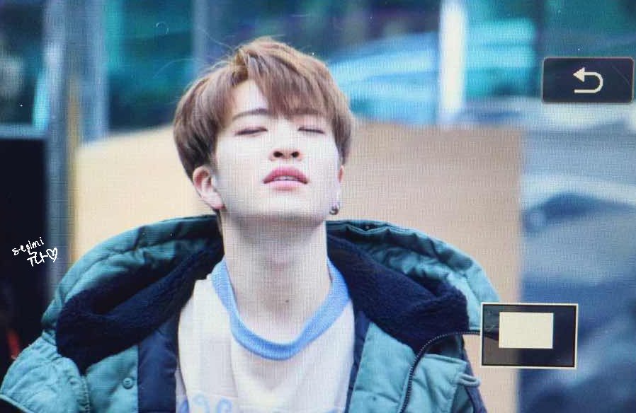 nikannikank's tweet photo. 160325 외출 #영재 #최영재 #갓세븐 #Fly   영재야 이거 무슨 즐기고 있는 표정이야 ㅋㅋㅋㅌㅌ https://t.co/HFtAMf4gVZ