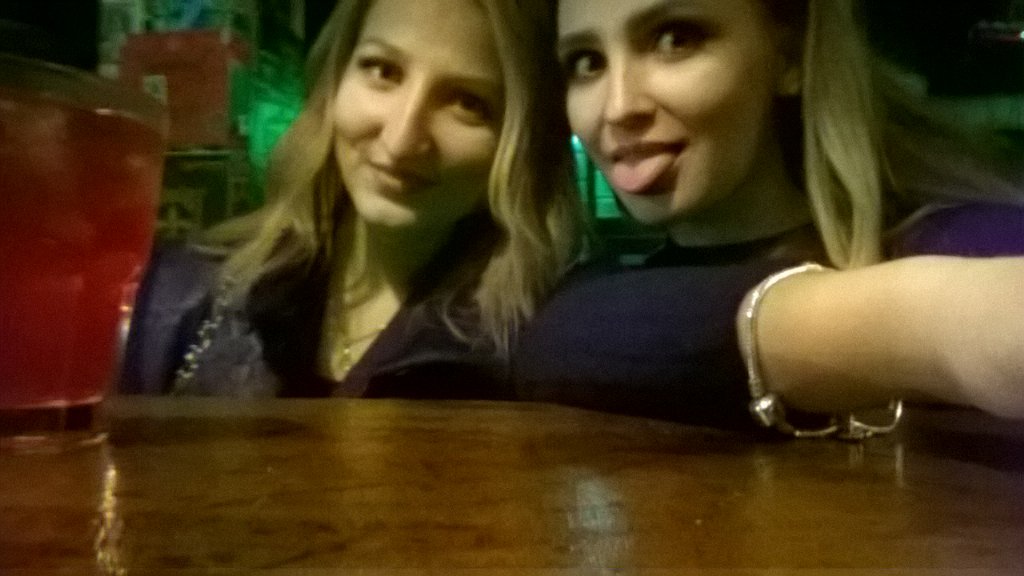 DRoseMadder's tweet photo. Thanks 4 the memories 😇 2007 come back @DanaMarmelana #ChePay #followyou #pub #bar #girls https://t.co/8rUgswLZo7