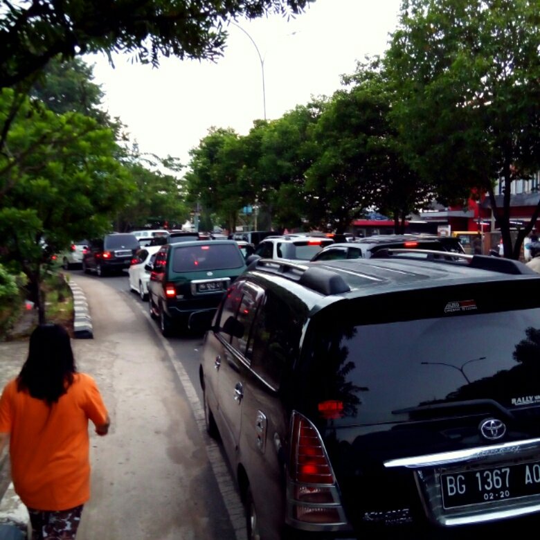 redzabi84's tweet photo. #polisitidur #macet #ps 🙅🙅 https://t.co/67cold81pU