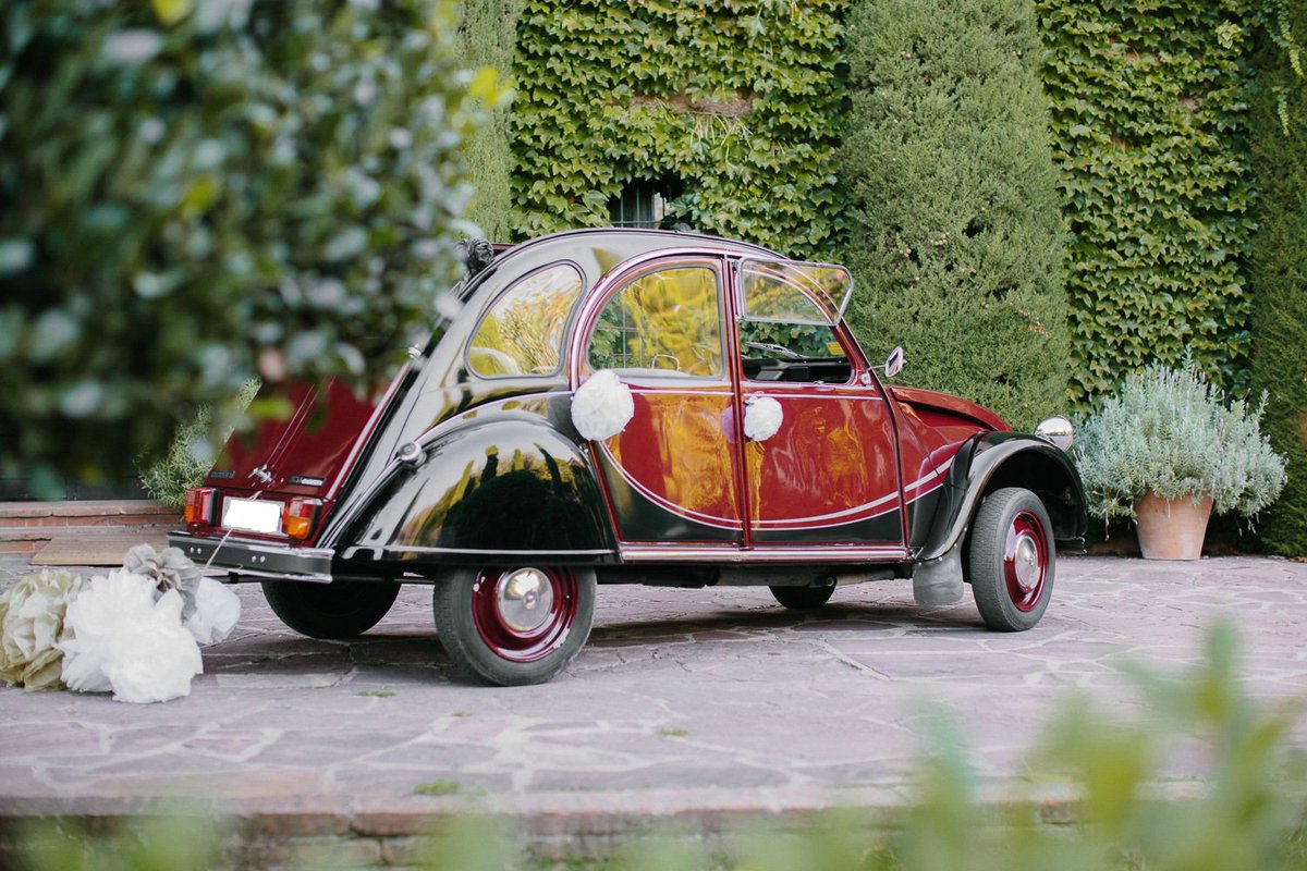 It is Friday and we're ready to go. Have a nice weekend! #weddingcar #weddingday <a href="/muymuyfelices/">Muy Muy Felices</a>