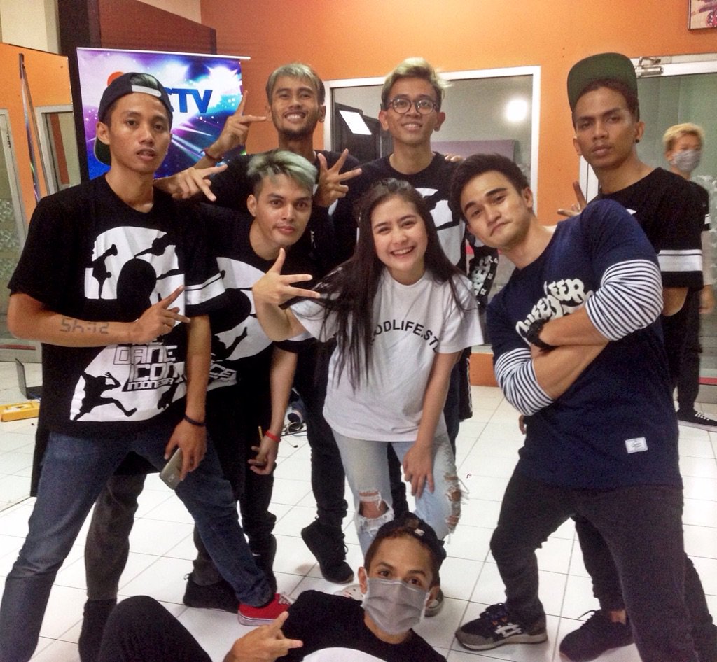 Tunggu penampilan kami di the dance icon Indonesia 2 SCTV ..... tmi.me/1fd67q