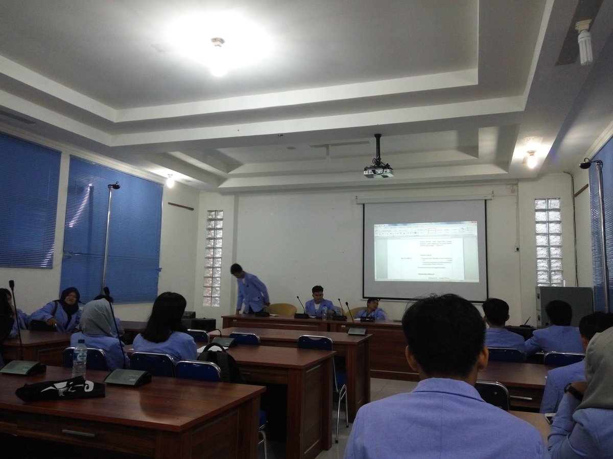 DPM_KM_UBB's tweet photo. Sidang pleno KPUM dan PANWASLU, semoga bisa menjadi orang orang yg jujur dalam menjalankan tugas https://t.co/bqOrEAViJr
