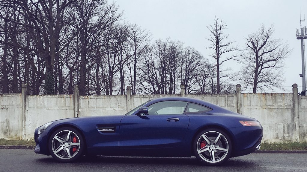 yomz's tweet photo. Cette #AMG GT S !!! 🚙💨💥💥💥 || Tournage #GDBfr https://t.co/Z0ZOYrltpi