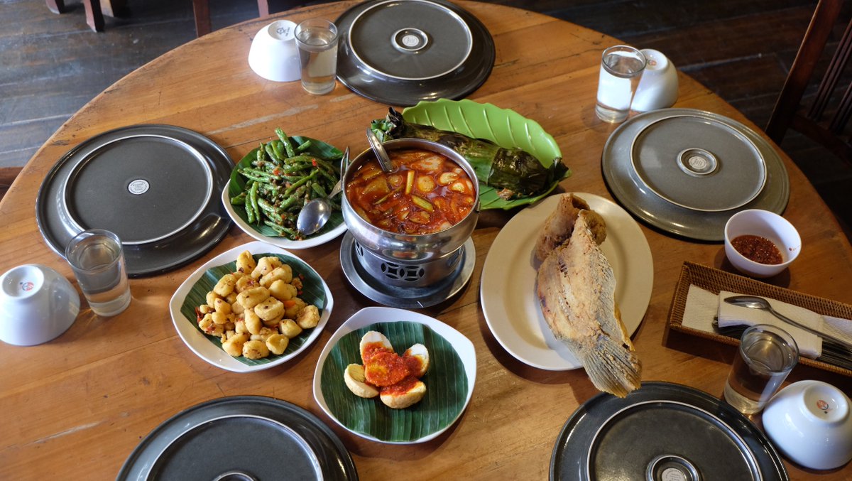 Gurame goreng terbang selalu menjadi menu wajib di #kedaibelacan