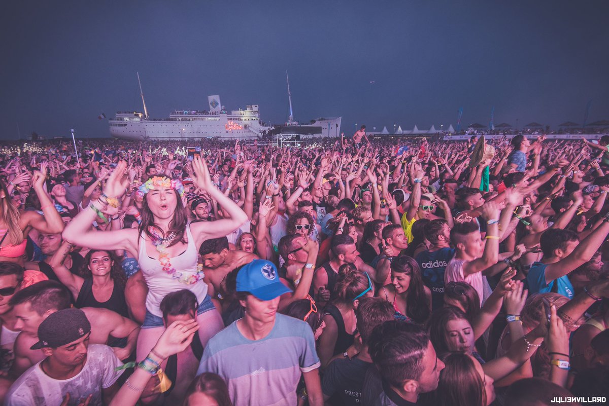 electrobeach's tweet photo. Who will be back this year? #EMFLineup 💭 https://t.co/t58PpzsW9Y