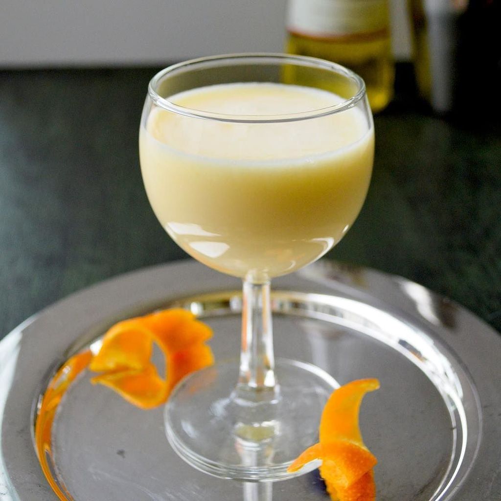 ABetterCocktail's tweet photo. Golden Dream cocktail—find out how to make it! 
https://t.co/BuANW9Qhq8  #goldendream #galliano #triplesec … https://t.co/Iw1hDr5oIF