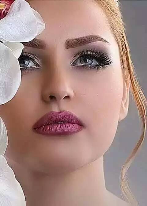 حاولت ...
إن اجعل حبي إلك مجرد صداقة 
حاولت ...