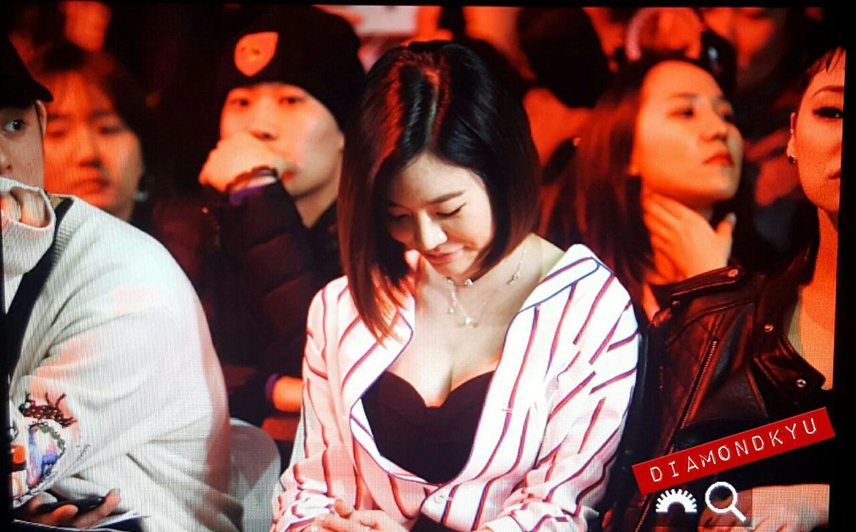 [PIC][25-03-2016]Sunny tham dự Show diễn của thương hiệu "BEYOND CLOSET" trong khuôn khổ "HERA SEOUL FASHION WEEK S/S 2016" vào tối nay CeY7DAuVIAA6J17