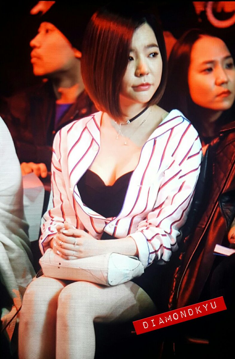 [PIC][25-03-2016]Sunny tham dự Show diễn của thương hiệu "BEYOND CLOSET" trong khuôn khổ "HERA SEOUL FASHION WEEK S/S 2016" vào tối nay CeY7LP6UIAEYaqM