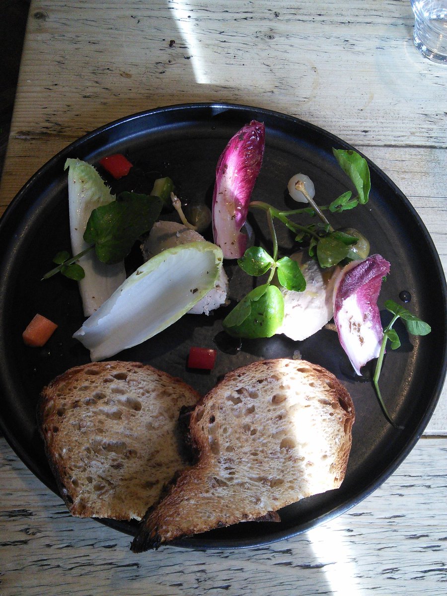 It's Good Friday <a href="/TheFoxHolePub/">The Fox Hole</a> doors are open all day #GoodFriday #FishonFriday #sunnydays #garden