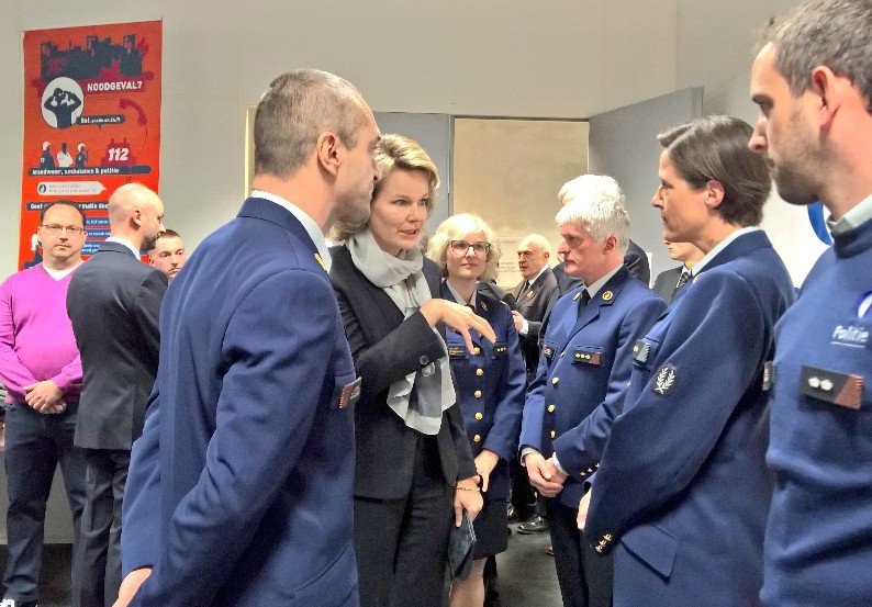 MonarchieBe's tweet photo. #HC112: operatoren cruciale rol bij optreden hulpdiensten en opvang slachtoffers aanslagen #Leuven #Brussel https://t.co/sCDQge9Ujl