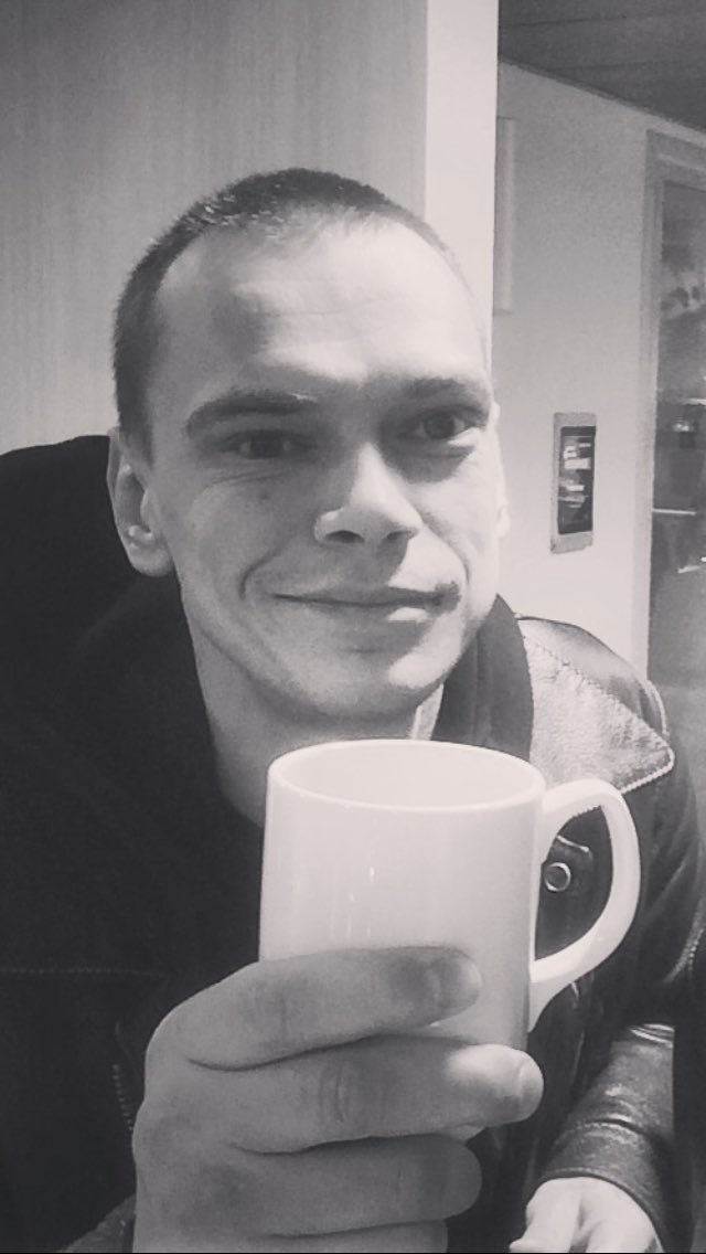 PiradosBrand's tweet photo. Gutten Fakin Morgen! #beebilõust #piradosbrand @PiradosBrand #mustlipp @nihilistFM @Legendaarne @PaksBasilio #coffee https://t.co/tyHo6XHRfr