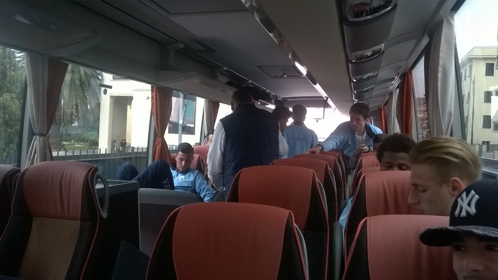 V_Entella's tweet photo. #VirtusEntella #Chiavari #ViareggioCup #Entella in partenza per Pistoia per #EntellaPalermo #ForzaEntella https://t.co/yIW6FQdZJR