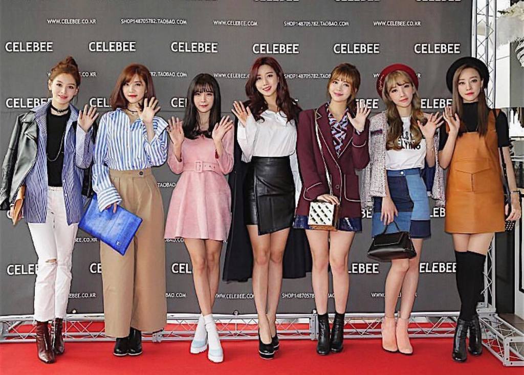 Rainbowagram's tweet photo. [SEUNGSTAGRAM] 모두모두 모여랏! #CELEBEE x Qi Wei Party 에 레인보우가 떳습니다!💕 #레인보우 #RAINBOW https://t.co/Osvtok8U4m