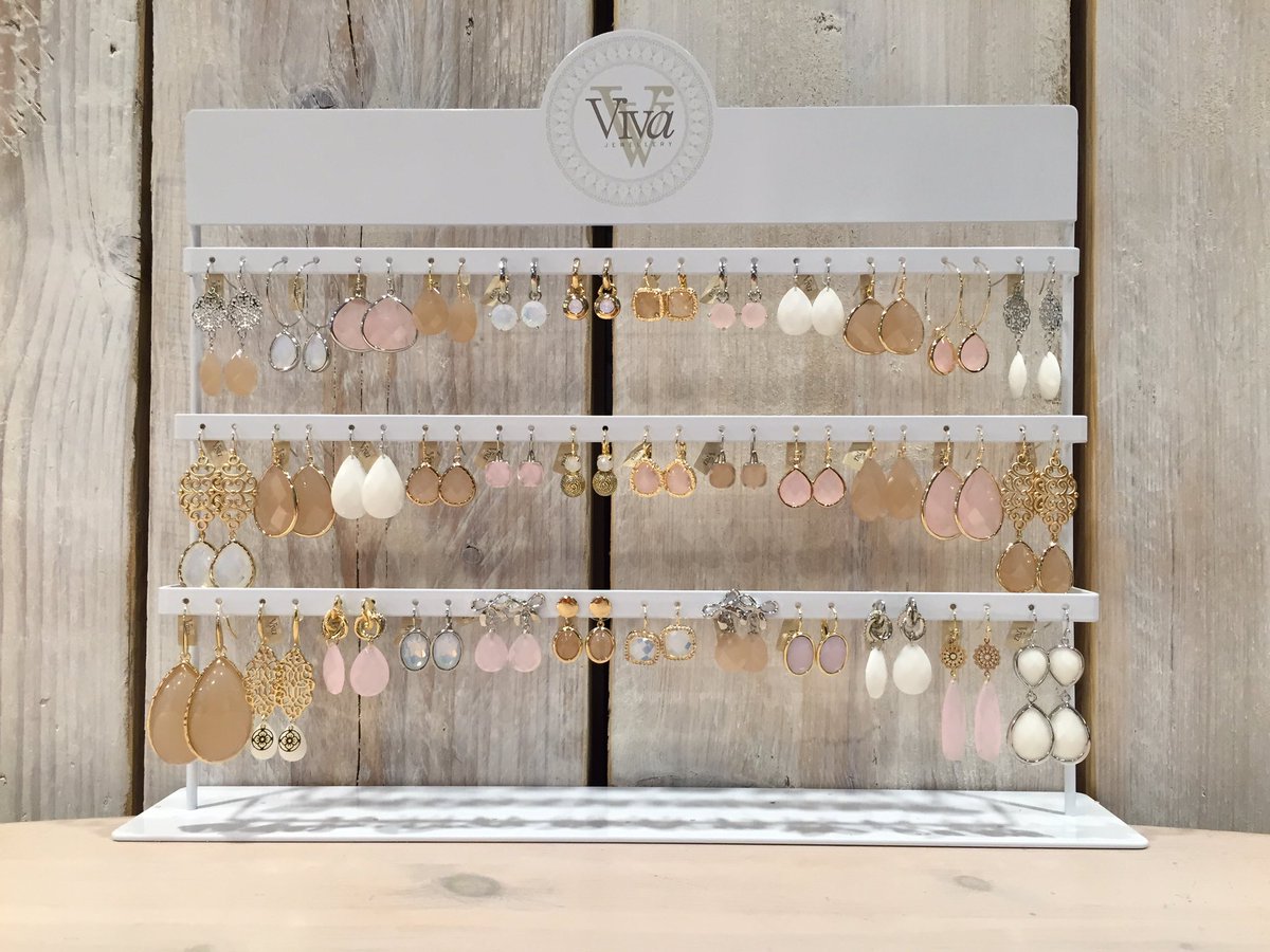 Heb je onze nieuwe oorbellen van Viva al gezien #pasen <a href="/Felice_Urk/">Felice</a>