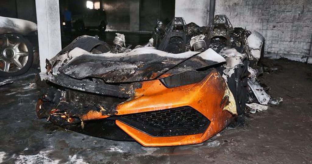 迷車bot 金持ちのガレージが放火されるもハマーだけ無事ってニュース大好き T Co Gdcdu79apb Twitter