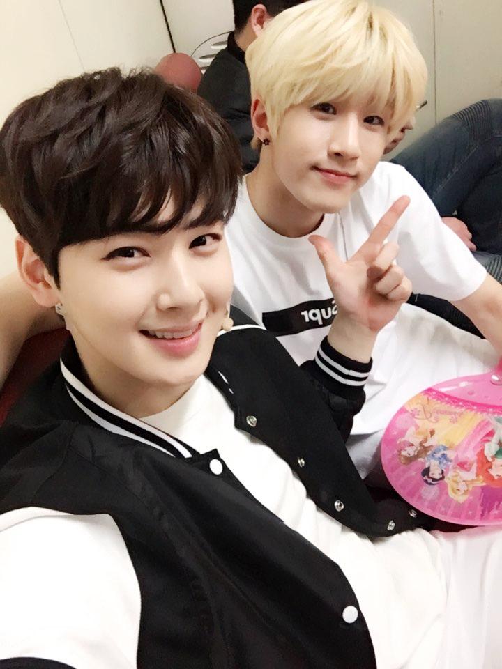 아스트로인더뮤뱅대기실♡
진진형~~~ 덥다고 겉옷 벗고 있으면 저한테 혼납니다😈ㅎㅎ헤헿👅메롱👅
#아스트로 #숨바꼭질 #차맵