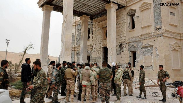 bbcworldservice's tweet image. Syrian army with &apos;new equipment and communications devices&apos; in Palmyra bbc.in/1PuIgCX