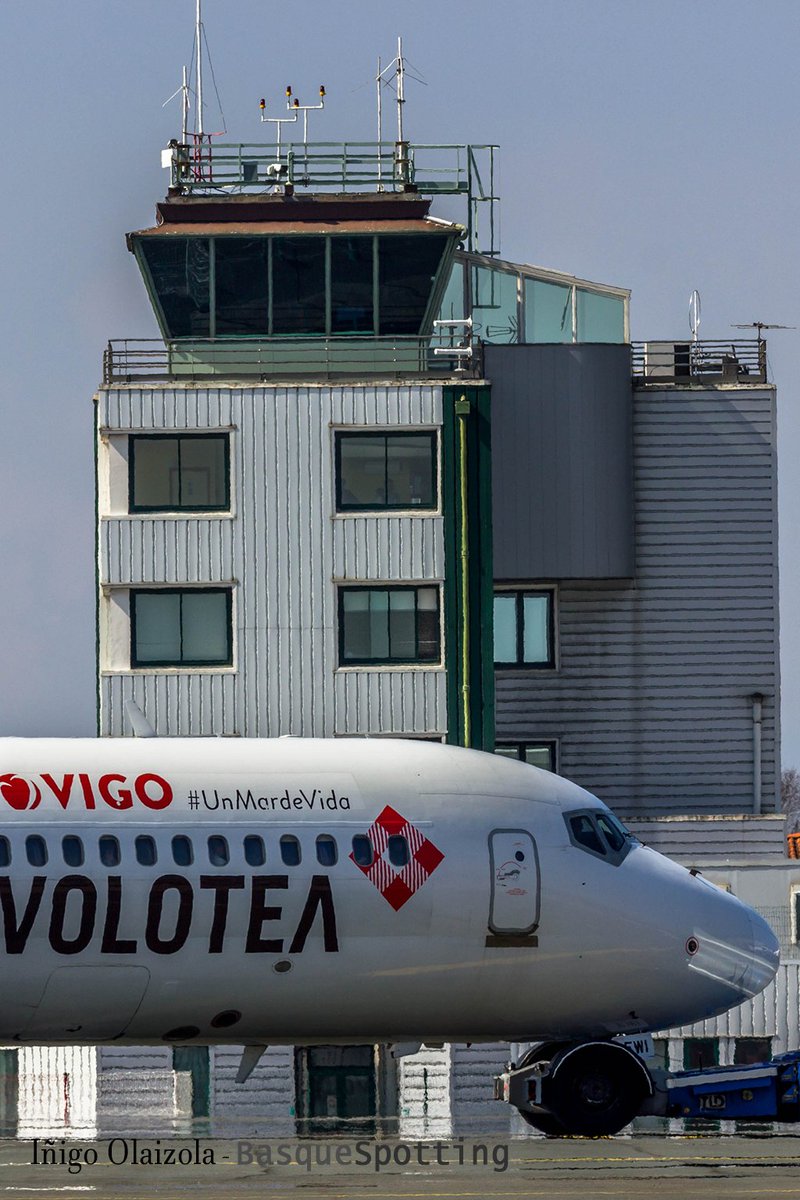 basquespotting's tweet photo. #BuenosDías! #Backtrack #FirstTakeOff @volotea desde @aeroportbiq #B717 #MD95 autorizados por @controladores https://t.co/6LOhLYf7q6