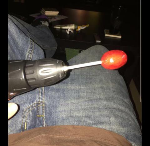 CEO_GRAY_INC's tweet photo. How many licks does it take to get to the center of a Tootsie Pop? ONE. https://t.co/jpoNlyEDY2
