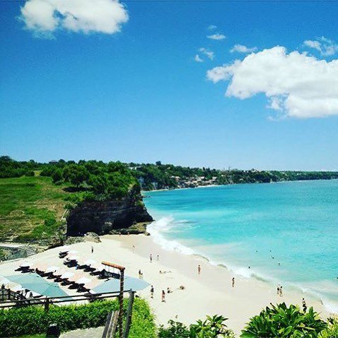 Repost from <a href="/lindabilene/">lindabilene</a> - Bali
#digitalnomad #bali #travel #beach #paradise #wanderlust