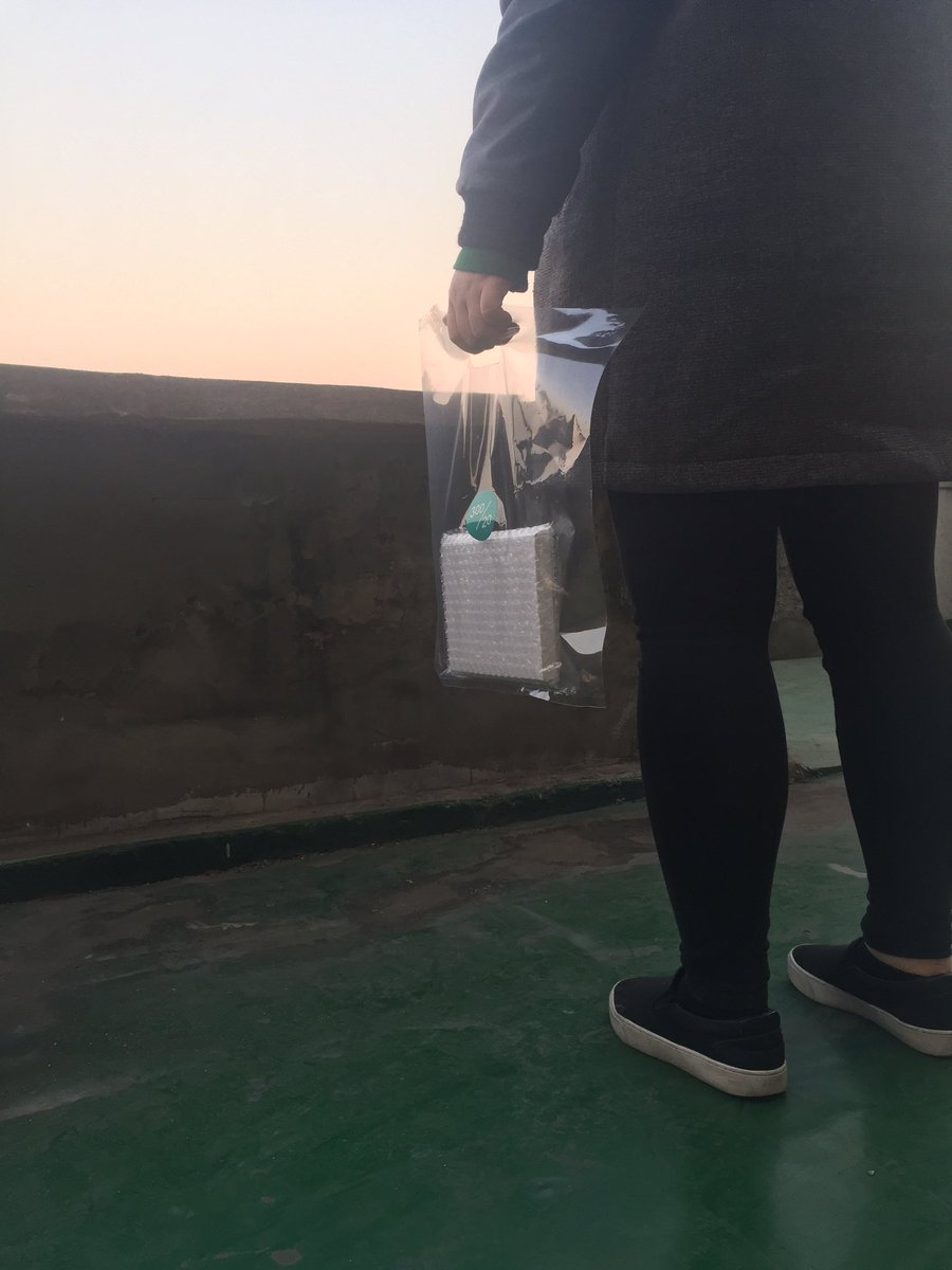 안초롱 작가님의 <피동사물>이 완판 되었습니다.

300/20의 <작품을 거래하자, 첫 번째>, 이제 마감합니다.

#안녕
