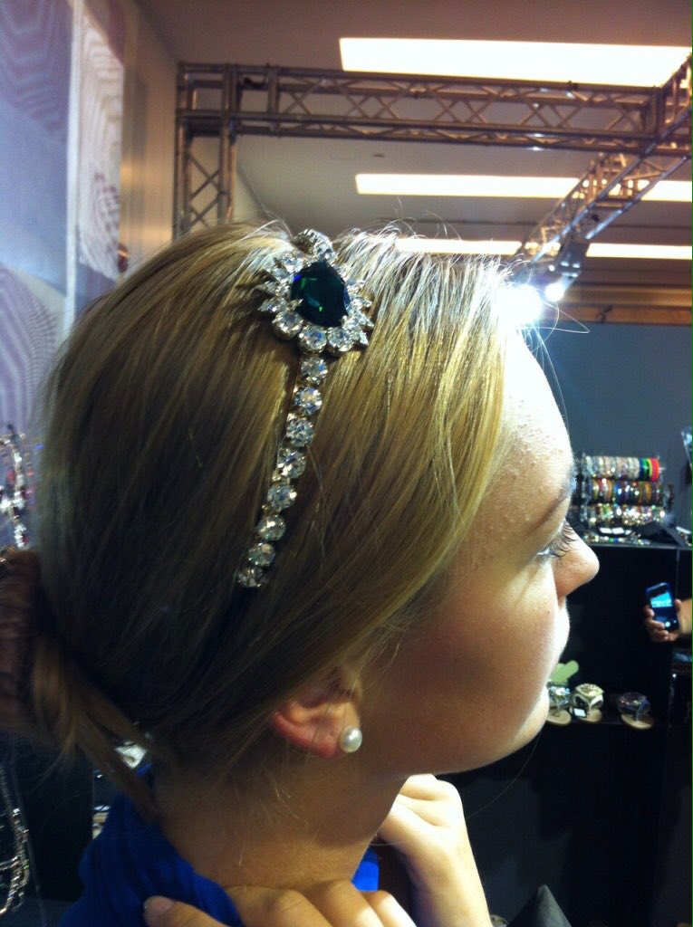 LainoIndustry's tweet photo. https://t.co/aylMuIJkP5 #hair #moda #hairstyle #hairaccessories #style #modadechicas #frau #femmes #accessoires https://t.co/8wq5OttXCF