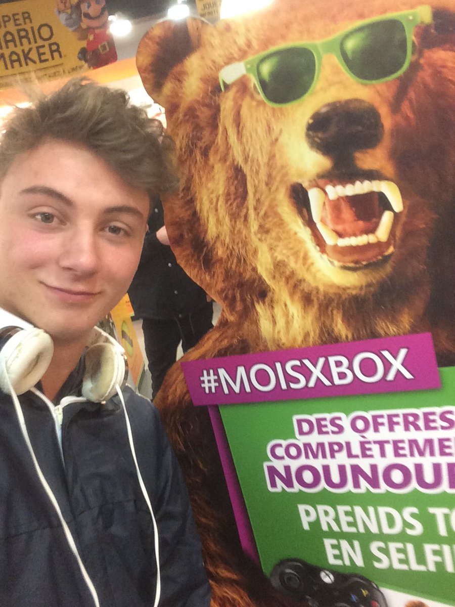 aleeeexlb's tweet photo. #moisxbox #jvandco concour avec l'ourson Bernard a UltimaChalon https://t.co/bh4CWB0OX9