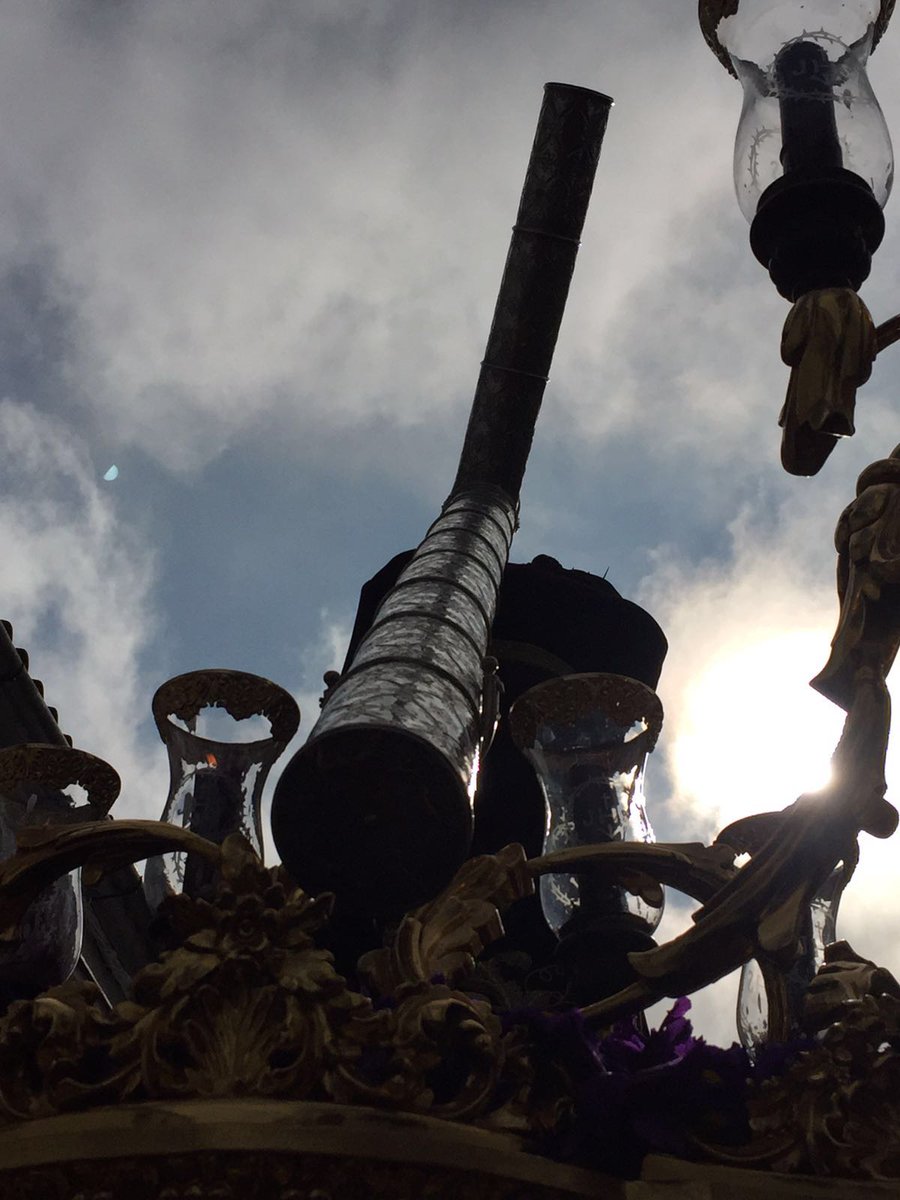 eldiacordoba's tweet photo. Una multitud acompaña al Nazareno, obra maestra de Juan de Mesa, en su recorrido de 10 horas #LaRambla #SSCordoba16 https://t.co/7D1TABHo29