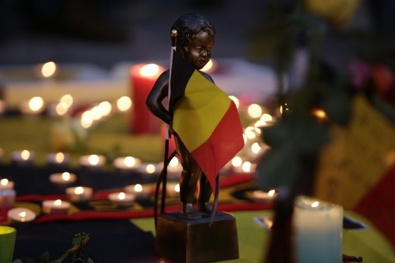 EuranetplusR24's tweet photo. Speciale #Bruxelles: Cosa dobbiamo aspettarci dall'Europa? Riascolta #EUzone https://t.co/0KzlTdareL  @EuranetPlus https://t.co/yh0Pz6NWk6