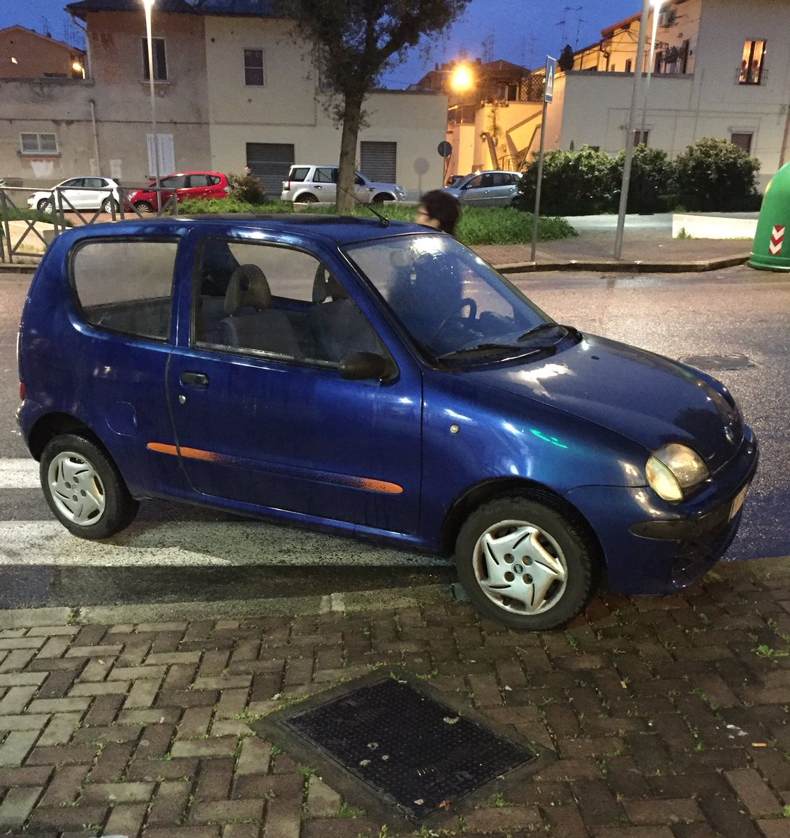 FatherLanguages's tweet photo. Mother's parking style #fail https://t.co/9jls3RQmle