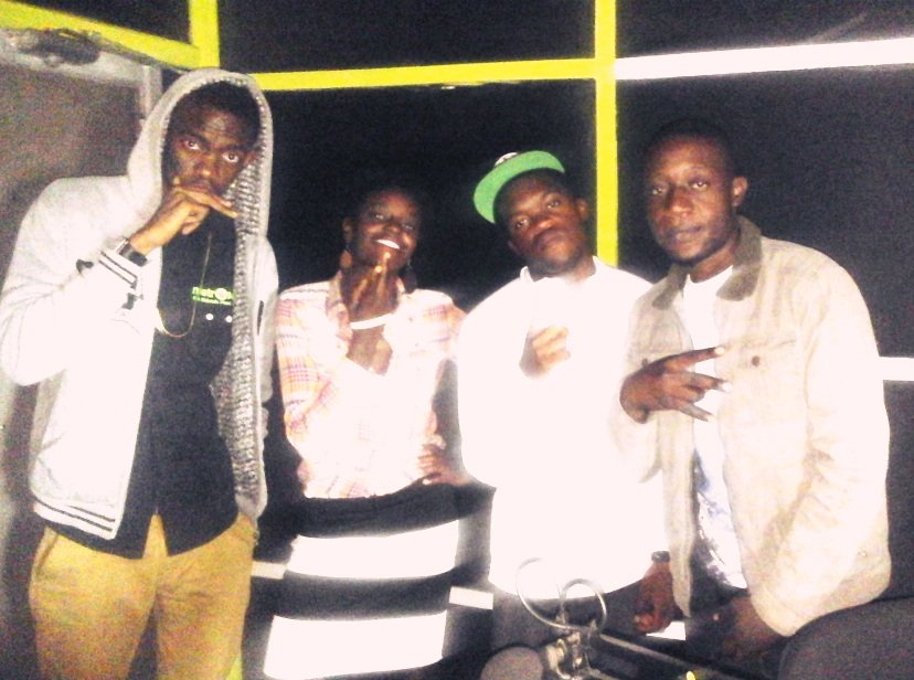 KaufelaNation's tweet photo. Earlier on @metro945 #FlightZed wt @djmic249_ #Zaria n #Nyuria talking #AllNightLong #BrathahoodMusic. #Tnx4DaLove. https://t.co/fHs8ols8Iw