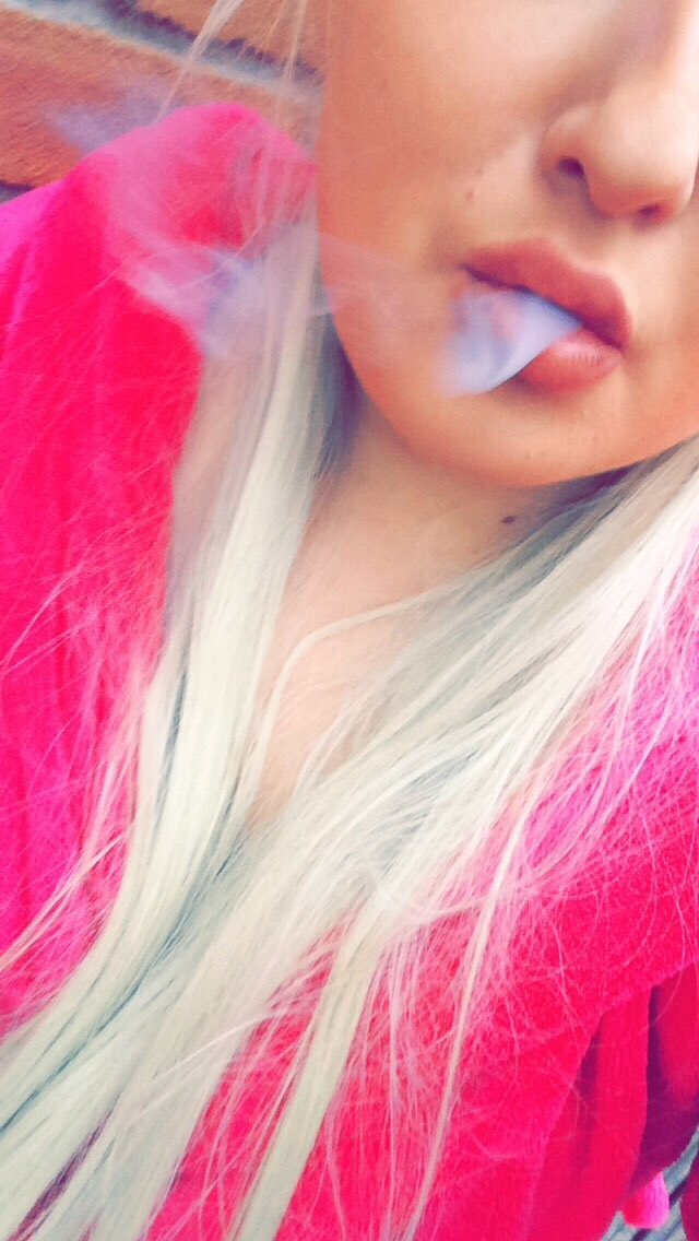 x_milly's tweet photo. Who wants to be my ash tray? #paypig #humanash https://t.co/r2jVP0xzA0