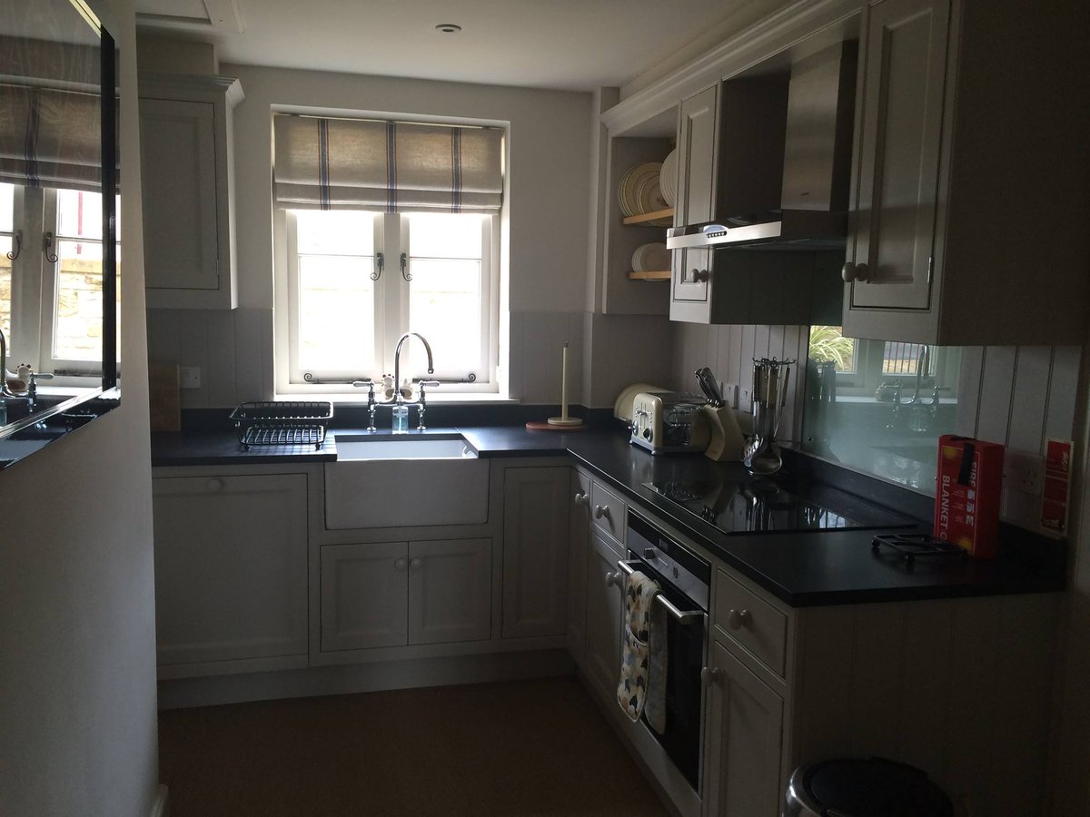 DhLodge22's tweet photo. For a romantic long weekend away, stay in our luxurious Cottage Two. Sleeps 2 ,mimunm 3 day rental #selfcatering https://t.co/sMuQL48Gcm