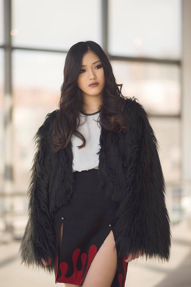 Д.Ганхуяг:Охин маань EUNOIA брэнднхаа анхны загварын шоуг хийлээ. Охиндоо Амжилт хүсье youtube.com/watch?v=ax-OXE…